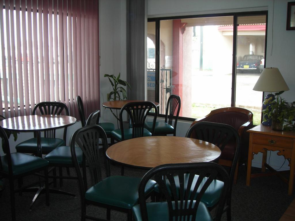 كورتيز Cozy Inn المظهر الخارجي الصورة